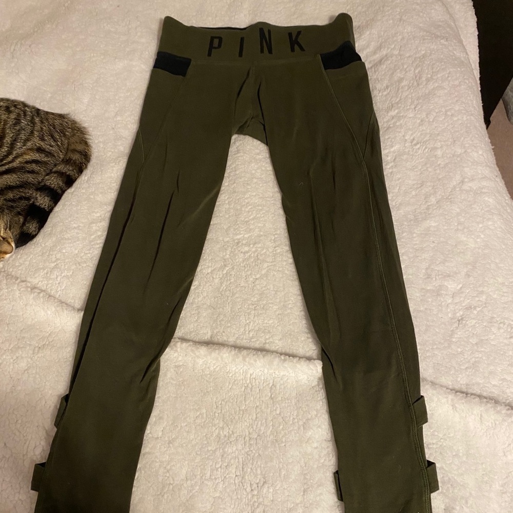 💕 Army Green Pink VS Leggings